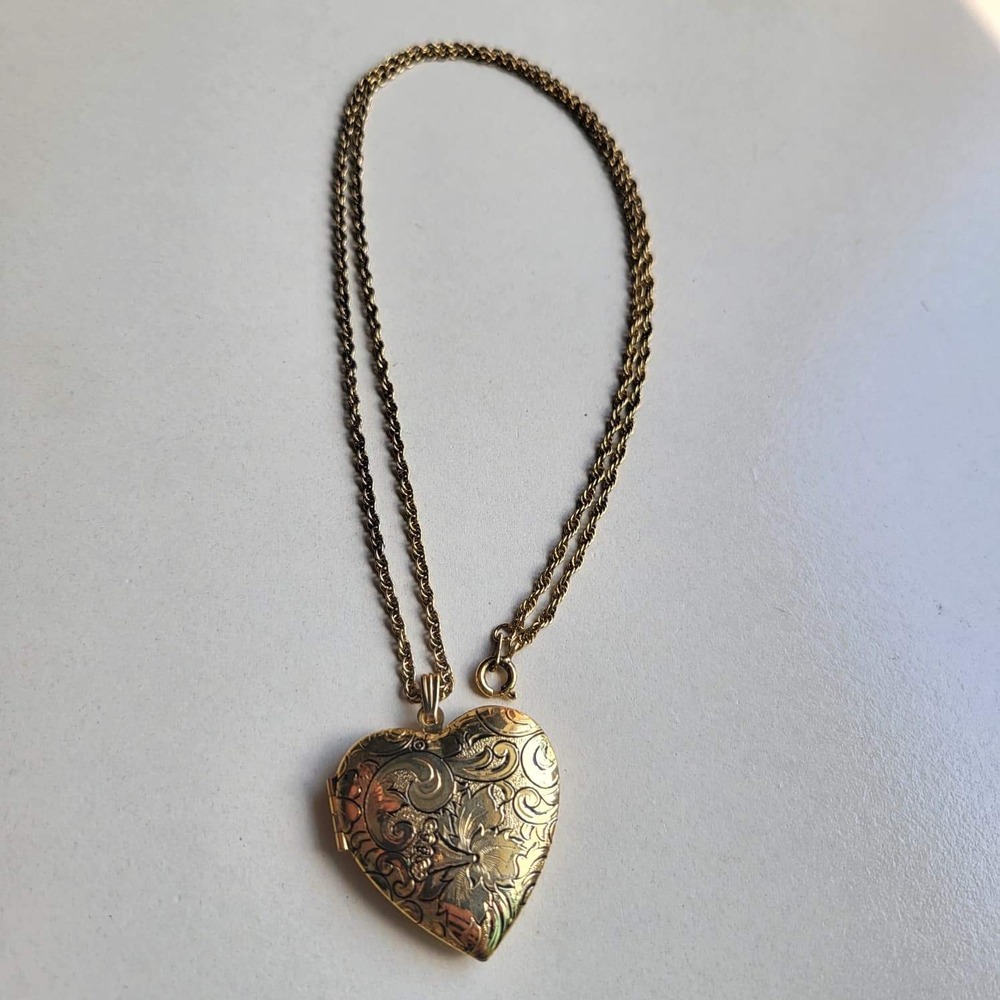Vintage Gold Tone Metal Heart Locket Necklace Floral Engraved Pattern